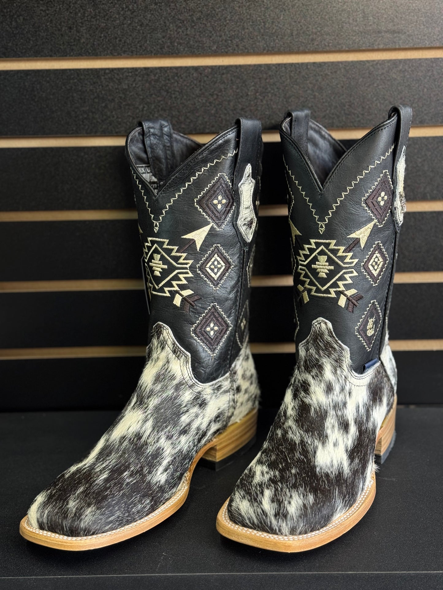 Men's Square Toe Cowhide Boot- Sz. 7