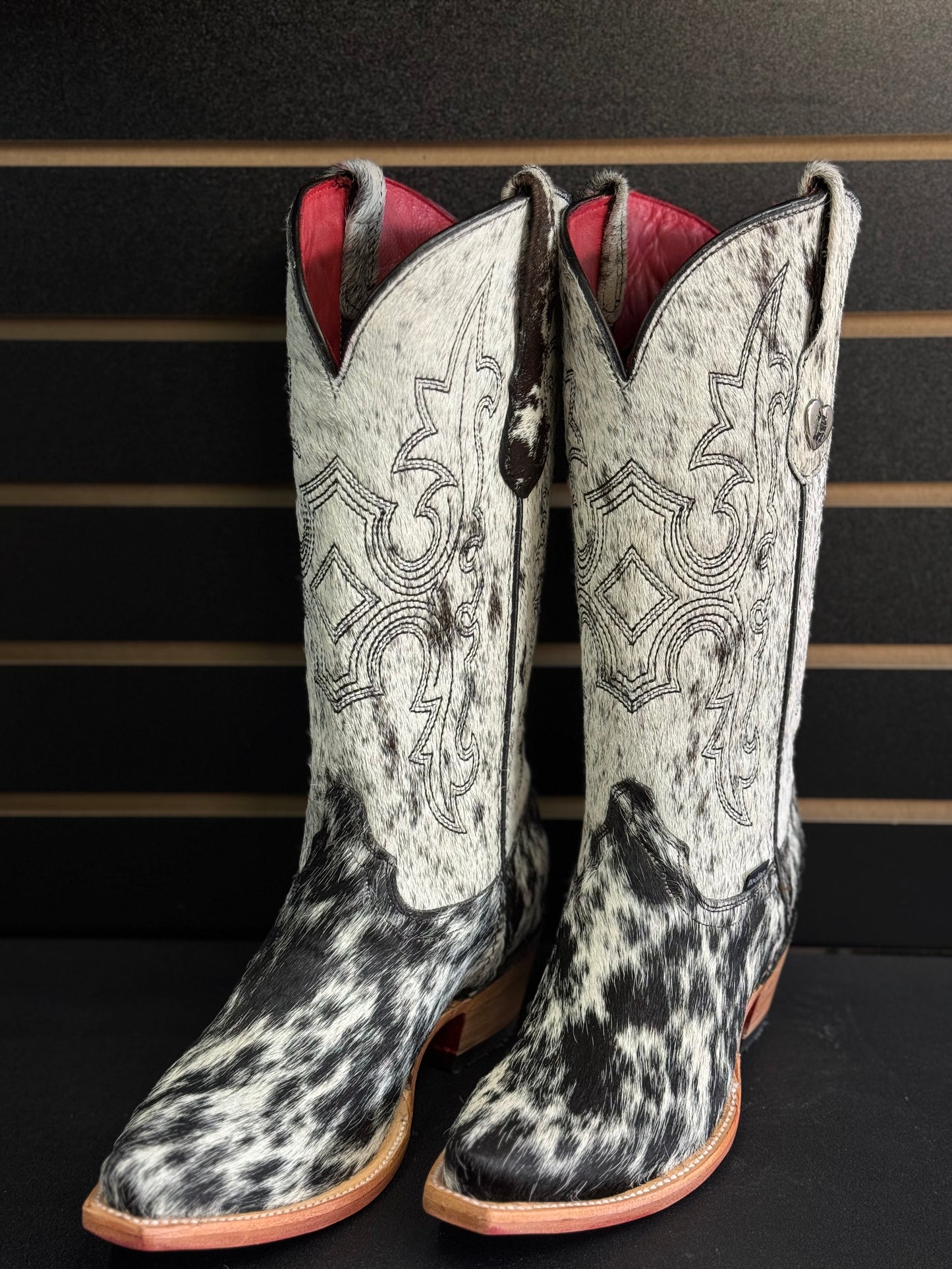 Women's Snip Toe Cowhide Boot- Sz. 8.5
