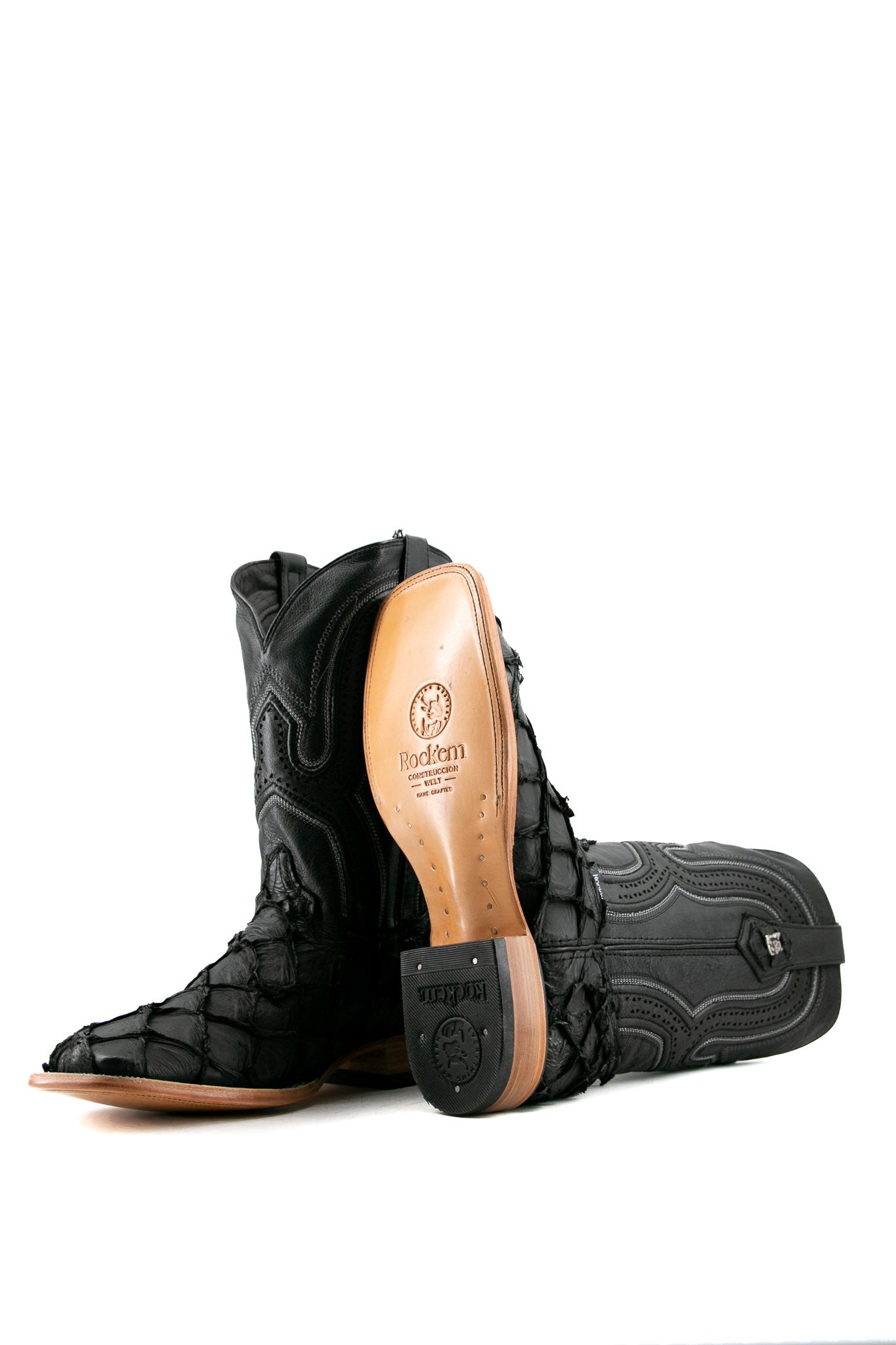 Obsidian Outlaw | Exotic Pirarucu Fish